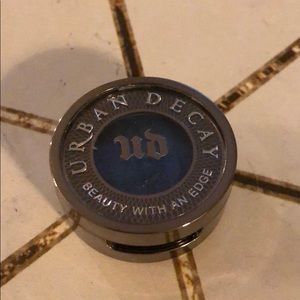 Urban Decay Makeup - Urban Decay eyeshadow in radium Urban Decay Makeup - Urban Decay eyeshadow in radium